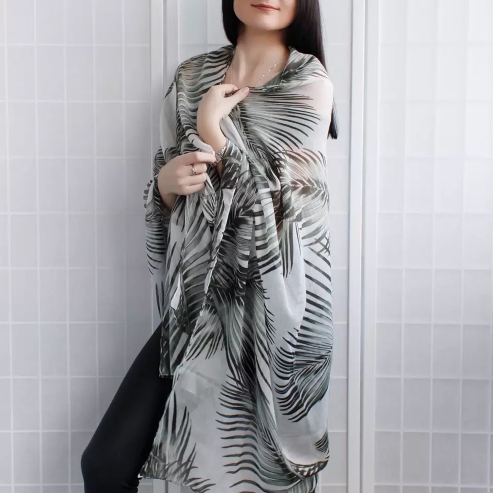 “1000 Endless Summer Nights” (CLOSING CLOSET SALE) - Picture 5 of 7